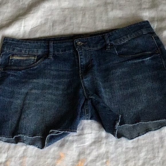 Levi’s Denim Jean Shorts Size 11 - Picture 1 of 4